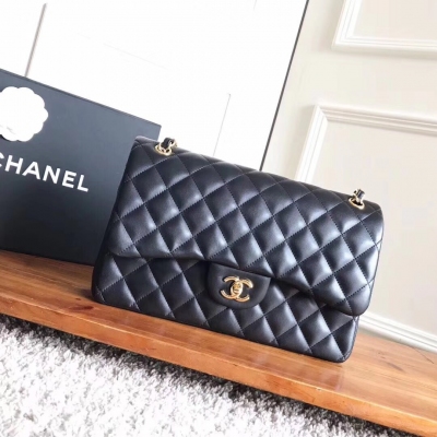 Chanel香奈兒 classic flat bag平紋羊皮口蓋包 經典菱格與翻蓋開合設計 銀扣30cm