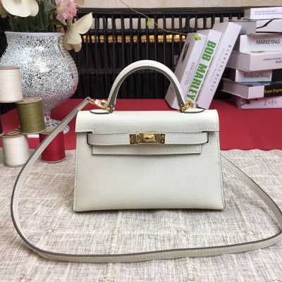 【現貨一枚】愛馬仕Hermes Mini Kelly二代 19cm epsom皮 【奶昔白】金銀扣 配全工藝蠟線 特別精緻小巧 凹造型專用 隨身攜帶的小東西都能裝得下 妥妥的