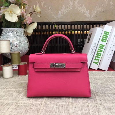 愛馬仕Hermes Mini Kelly二代 19cm 山羊皮 【豔桃紅】銀扣 配全工藝蠟線 特別精緻小巧 凹造型專用 隨身攜帶的小東西都能裝得下 妥妥的