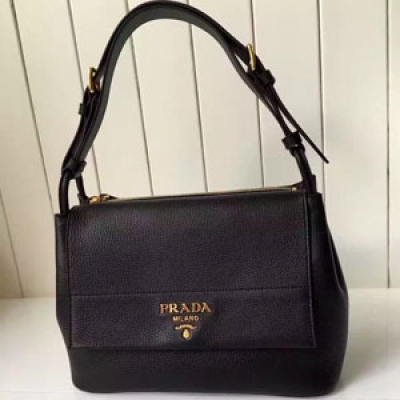 PRADA 專櫃2016ss單肩包1BD052。 粒面小牛皮女士手袋 小羊皮內裡 裡外全皮！30*21*14cm