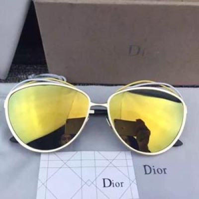 品 牌 Dior  類 型 女款【明星同款】  材    質: 高品質·！義大利進口！不褪色 100%防紫外線 高級樹脂偏光漸變鏡片！  2016新款[玫瑰]官網同步 市面最高品質 配全套包裝