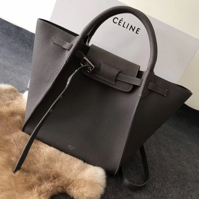 Celine Bigbag 2018新款Celine bigbag小號 兩用，可手挽可肩背，內外全皮，容量空間大！尺寸：24-22-26cm