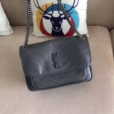 YSL Yves Saint laurent 聖羅蘭 SLP Niki 大號復古褶皺和絎縫真皮鏈條包MONOGRAMME SAINT LAURENT前翻蓋包，配有真皮包覆的YSL字母飾件、鏈條和真皮多用肩帶、中心隔層和開