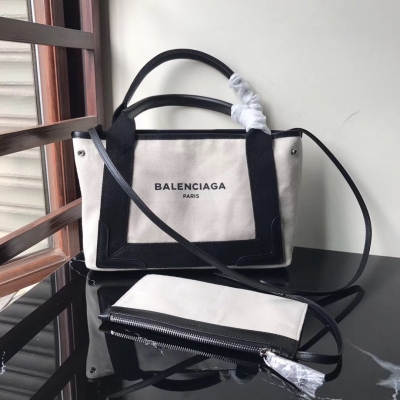 Balenciaga巴黎世家原單帆布／進口小羊皮小號28cm斜挎手提都非常好看要的就抓緊了