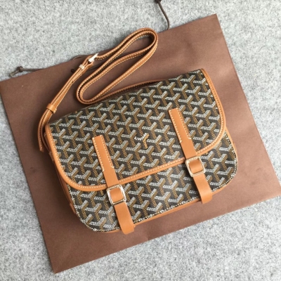 GOYARD（戈雅）成立於1853年，已超過150年的歷史，面料以麻，棉及大麻纖維混合織成後再塗上光面的樹膠醛醣，防水，結實，耐用，備受明星，王室，貴族的熱捧 郵差包 大號尺寸29cm