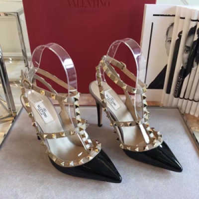 Valentino——真皮底——高端出品。 跟高：9.5cm……進口澳大利亞羊皮、漆皮獨家定制，義大利客戶提供的羊皮內裡 標準碼數35-37