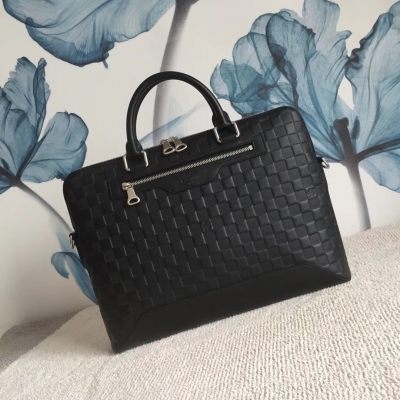 LV路易威登 AVENUE SOFT 公事包 Louis Vuitton N41019（配包裝盒）此款由柔軟Damier Infini格紋皮革裁制而成的Avenue Soft公事包擁有多種背攜方式，十分實用。可存放一台1