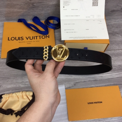 LV LOUIS VUITTON 路易威登皮帶 今季新品 女士 原單腰帶 寬度35毫米 此款腰帶採用小牛皮和水晶印花圖案 全新的圓字母標誌搭扣 別緻的鏈環戒指設計 LV