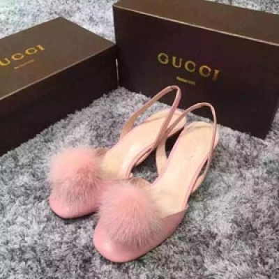 Gucci古奇2016/SS最新款 gucci今年大換血！沒有gucci的單品你都不算潮！之前那款帶毛的很多網紅都穿了 改革了夏季款  ！紅色鰻魚皮 其他3色牛皮，真皮大底，內裡全羊皮，35-39碼