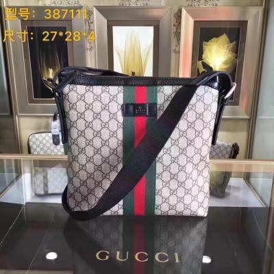 【GUCCI-古奇】十年打造專業GUCCI   市場頂級獨家控貨專/櫃品質  採用進口牛皮，原廠五金！精緻做工。獨家實物拍照品質如圖可見