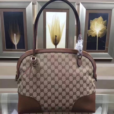 【GUCCI-古奇】十年打造專業GUCCI   市場頂級獨家控貨，專/櫃品質  採用進口牛皮，原廠五金！精緻做工。獨家實物拍照品質如圖可見 。款號：323673。