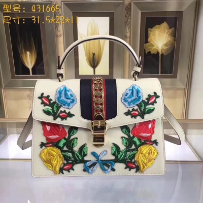 【原單配全套包裝】 【GUCCI-古奇】十年打造專業GUCCI   市場頂級獨家控貨，專櫃品質  採用進口牛皮，原廠五金！精緻做工。獨家實物拍照品質如圖可見 。款號：431665。尺寸：31.5*22*11