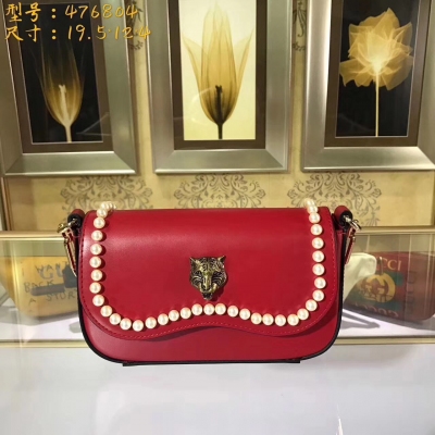 【GUCCI-古奇】十年打造專業GUCCI 市場頂級獨家控貨，專櫃品質 採用進口牛皮，原廠五金！精緻做工。獨家實物拍照 品質如圖可見 。款號：476804。尺寸：19.5*12*4