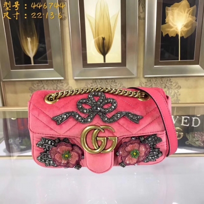 【GUCCI-古馳】十年打造專業GUCCI 市場頂級獨家控貨，專櫃品質 採用進口牛皮，原廠五金！精緻做工。 獨家實物拍照 品質如圖可見。款號：446744。尺寸：22*13*6