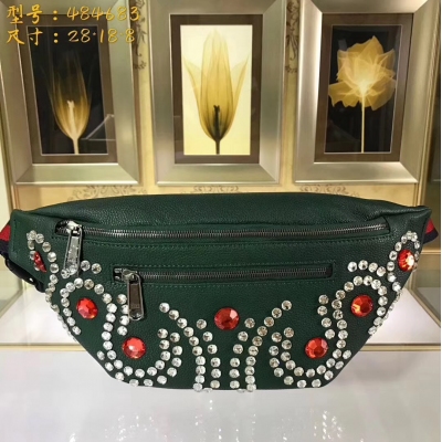 【GUCCI-古奇】十年打造專業GUCCI 市場頂級獨家控貨，專/櫃品質 採用進口牛皮，原廠五金！精緻做工。獨家實物拍照品質如圖可見 。款號：484683。尺寸：28*18*8。