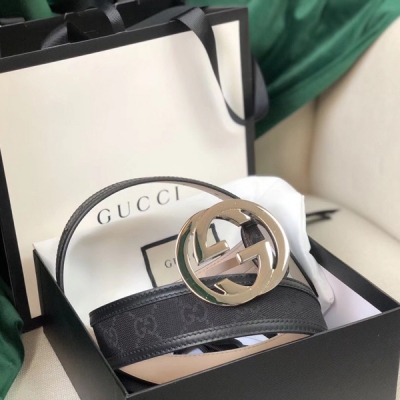 Gucci古馳皮帶 新款 互扣式G帶扣深受品牌輝煌的70年代經典設計所影響，得以重新詮釋。安放於織紋皮革腰帶之上。3.8cm