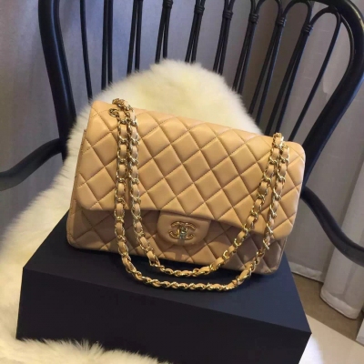 Chanel CF  30cm  杏色 金銀鏈都出貨啦 進口原版小羊皮  全網最高品質 細膩順乎  對版菱格有木有  側面底部柔軟舒服  不是石頭品質噢  鏈條長度分量專櫃一致  全套包裝備齊