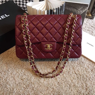 Chanel CF  30cm  杏色 金銀鏈都出貨啦 進口原版小羊皮  全網最高品質 細膩順乎  對版菱格有木有  側面底部柔軟舒服  不是石頭品質噢  鏈條長度分量專櫃一致  全套包裝備齊