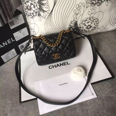 CHANEL 又一新款來襲！口蓋包原版斜背或者手拎，它就是不二的選擇，原版開發此包採用鹿皮配內裡原單布  原版古銅五金製作 小號20/14/8