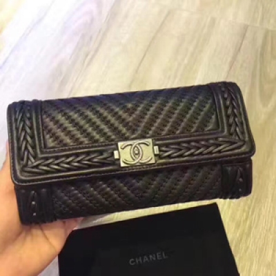 CHANEL17年最新款錢包，代購品純手工製作，進口胎牛皮、原廠鐳射打磨出來的五金光滑清晰只做專櫃對版貨