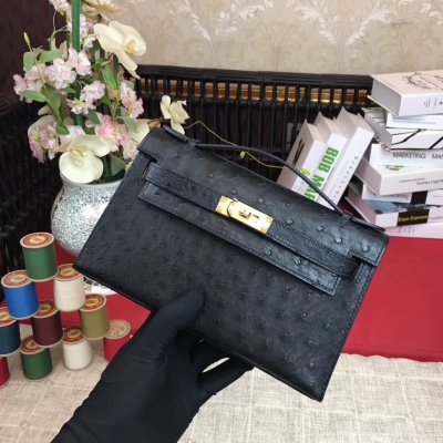 愛馬仕Hermes mini kelly22cm 進口頂級鴕鳥 全手工打造 進口蠟線 原廠五金 【黑色】金扣每一個環節都力求完美，每一針一線都透著工匠精神！