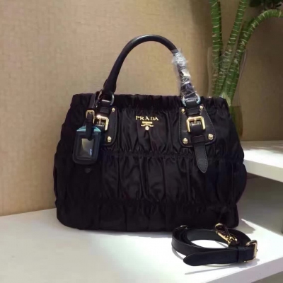 Prada  BN1789【黑色】尼龍布配皮！可斜挎可單肩可手提！209代工！尺寸38x27.5x14cm