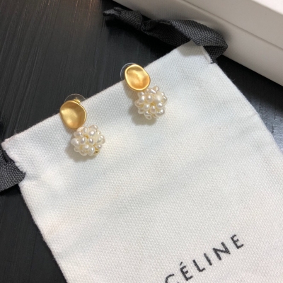 CELINE 正品黃銅底材搭配各種日常和約會造型，隨性又經典美美小仙女推薦自留