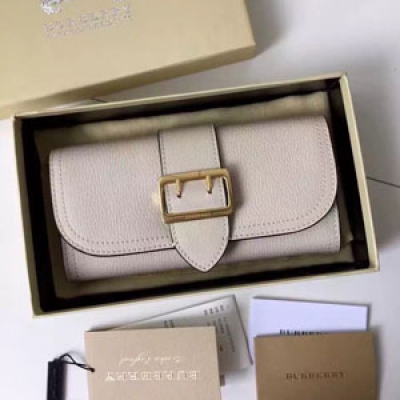 Burberry 新款The Buckle系列小牛皮錢包40259651。 可當手包 19cm