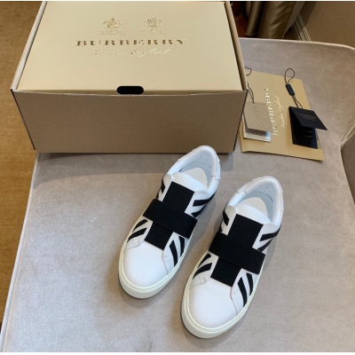 Burberry 巴寶莉2019冬季新款樂福鞋，英國國旗面運動鞋，套穿式運動鞋，修腳式設計，舒適休閒，鞋面選用進口絲綢皮，搭配橡膠厚底設計，柔軟不累腳，鞋面經典流線設計，裝飾對比緝明線細節。size：35-40（40訂