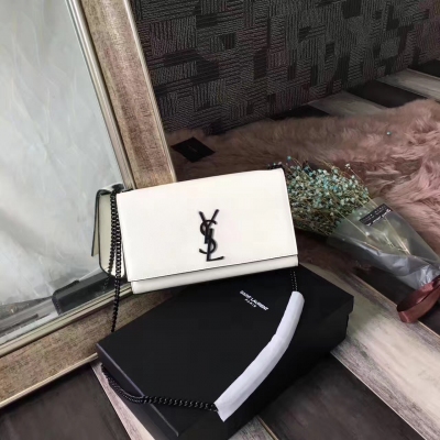 YSL 最新款不得不愛 五金皮料就不一一解釋了，品質真的是超美跟原版絲毫不差，放心大膽賣吧！大號尺寸：31/22/11型號：392299