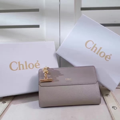 Chloé 3P0696【灰色】南非牛皮多功能兩折錢包感細膩舒適柔軟尺寸15x10x2