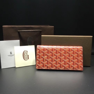 Goyard（戈雅）成立於1853年，已超過150年的歷史，面料以麻，棉及大麻纖維混合織成後再塗上光面的樹膠醛醣，防水，結實，耐用，備受明星，王室，貴族的熱捧西裝夾11個顏色