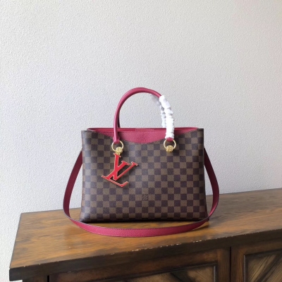 LV路易威登複刻版 RIVERSIDE 手袋N40050 Louis Vuitton 此款時尚雅致的LV Riverside手袋採用Damier Ebene格紋帆布面料，擁有豐富的細節設計，搭配一對Toron手柄與Tau