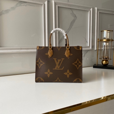 LV LOUIS VUITTON路易威登 45321啡色ONTHEGO 小號 手袋size 34*26*15cm (長 x 高 x 寬) 工作、購物或週末出遊，拎起 Onthego 手袋即刻出發。超大號 Monogram