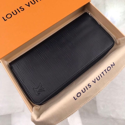 LV LOUIS VUITTON路易威登 M60965 特別介紹 海外特供（專櫃貨） 採用全進口皮料，歐牙拉鍊。尺寸：20X10cm