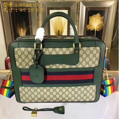 【GUCCI-古馳】 十年打造專業GUCCI 市場頂級獨家控貨， 專櫃品質 採用進口牛皮，原廠五金！精緻做工。 獨家實物拍照 品質如圖可見 。款號：484663。尺寸：42*32*8.5