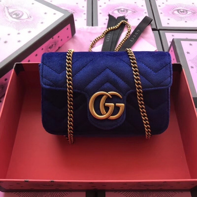 【Gucci古馳】全網獨家供貨 不管是用料、做工 、logo、鋼印、編碼、走線、每一個細節都將古馳的精彩內涵表現得淋漓盡致 品質保證，售後無擔憂， 原廠材料！ 實物拍攝 品質如圖可見 。型號：476433尺寸：16.5*