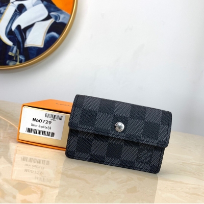 LOUIS VUITTON LV路易威登 M60729 Monogram 黑格、雅致又實用的小皮包，供放零錢和鑰匙硬幣之用，小巧玲瓏，可輕易放到手袋或衣服口袋