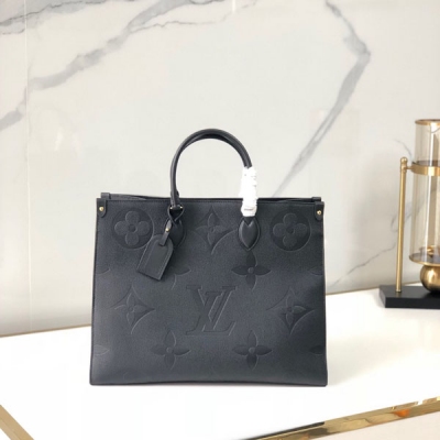 LOUIS VUITTON LV路易威登 ONTHEGO 手袋M44925 壓花 黑色尺寸：41.0 x 34.0 x 19.0 cm (長 x 高 x 寬) 工作、購物或週末出遊，拎起 Onthego 手袋即刻出發。超大