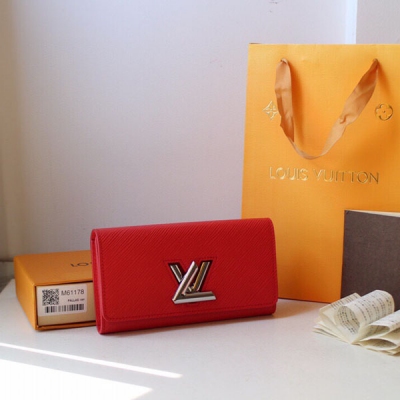 LOUIS VUITTON LV路易威登 頂級原單 Twist錢夾 M61179 由Epi皮革製成，將靈巧實用的設計和高度的時尚感融為一體，營造出別樣的風格。 LV Twist錢夾採用轉鎖設計，以手指交叉的形態將L轉形為V