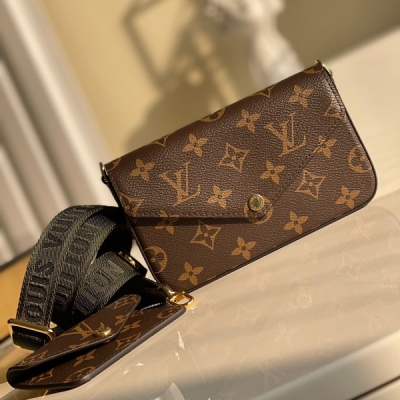 LOUIS VUITTON LV路易威登 免稅晶片版M80091墨綠 三件套 MULTI POCHETTE FéLICIE 三合一 主包袋的麻將包可以放下最大號的iphone 手機，內裡有一個隔層和三個卡位，小卡包可以拆卸