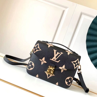 LOUIS VUITTON LV路易威登 M45773 POCHETTE MéTIS 手袋 2021 春季 Pochette Metis 手袋取材壓印大號 Monogram 圖案的 Monogram Empreinte 皮