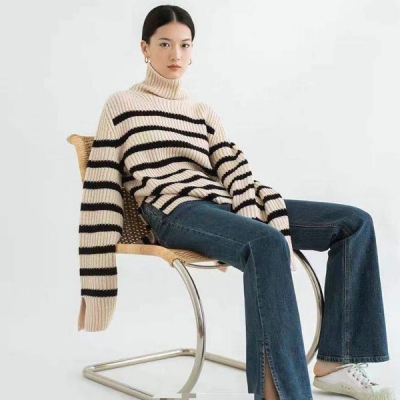 CELINE 2020瑟琳 Celine秋冬最新款純羊絨高領毛衣 100%cashmere，簡約大氣，羊絨的紗線柔軟舒適保暖很顯得高級感，兩色，s m l