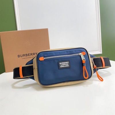 BURBERRY巴寶莉 腰包借鑒九十年代街頭風格，選用兩種色調的 ECONYL 材質裁片打造，ECONYL 是由再生的漁網、織物廢料和工業塑膠製成的可持續尼龍面料。包款裝飾奢華皮革細節，拉鍊口袋便於放置隨身物品；可使用背帶