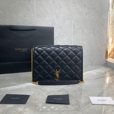 YSL Yves Saint laurent SLP聖羅蘭 Becky 中號 Becky菱形絎縫小羊皮鏈條包 絕絕對對的屬於一眼鍾情系列！菱形的絎縫紋路散發鑽石般的迷人光彩！金色Y家標誌很醒目，流暢的菱格紋線條，柔軟的羔羊