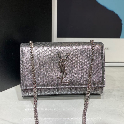 YSL Yves Saint laurent SLP聖羅蘭 Kate 蛇紋款 後續推崇的20cm，尺寸不大不小，最適合夏天，同樣適合任何身材的小姐姐們 羊皮刻的蛇皮效果，鱗片是有點凸起的哦，非常非常的脆弱，請仔細呵護。本來