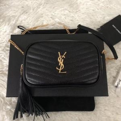 YSL Yves Saint laurent 聖羅蘭 LOU 魚子醬小掛包【小身材大容量喲】 魚子醬搭配內裡原廠小羊皮.質感滿分鴨！ 尺寸 19*11*5CM