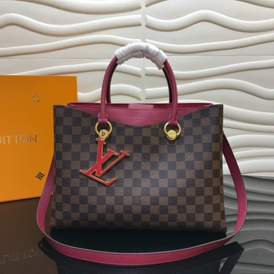 LOUIS VUITTON LV路易威登 頂級原單 RIVERSIDE 手袋N40052 米白色此款時尚雅致的LV Riverside手袋採用Damier Ebene格紋帆布面料，擁有豐富的細節設計，搭配一對Toron手柄