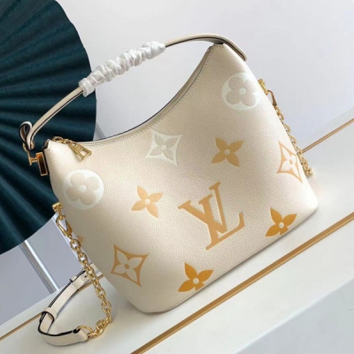 LOUIS VUITTON LV 路易威登 M45697 M45698全皮漸變色系列 以Monogram Empreinte皮革呈現超大Monogram 圖案的矚目漸變。圓潤構型和柔軟質地倍添舒適，巧用 S-lock 鎖扣