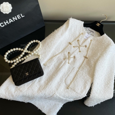 CHANEL香奈兒 2021ss 花尼鏈條連衣裙 人間香奈兒 太好看了驚豔時光的溫柔 大氣優雅 每個細節都彰顯出品味和品質 重工打造 年度最佳連衣裙！定制的五金鏈條 最頂級的品質 隨意對比 一件出街款 下午茶約會首選 S